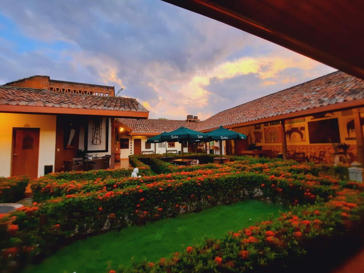 Hotel La Posada Del Doctor Леон Экстерьер фото