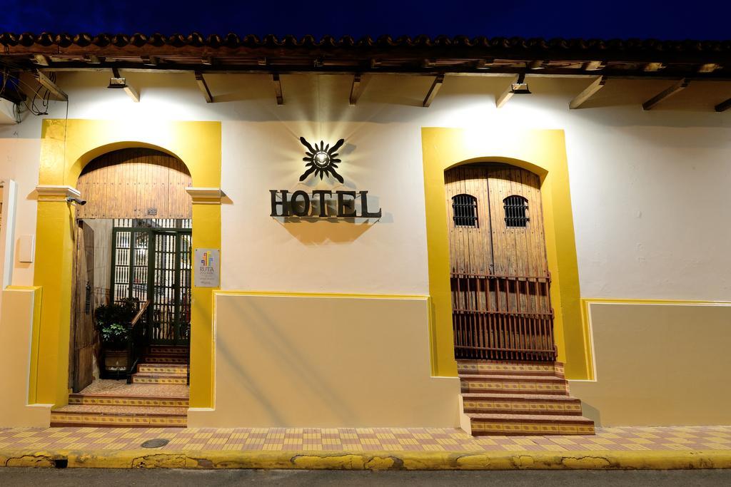 Hotel La Posada Del Doctor Леон Экстерьер фото